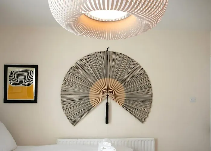 Stylish 4 Bed Home In Central Nottingham W/Parking