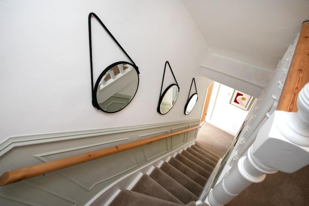 Holiday home Stylish 4 Bed In W/parking