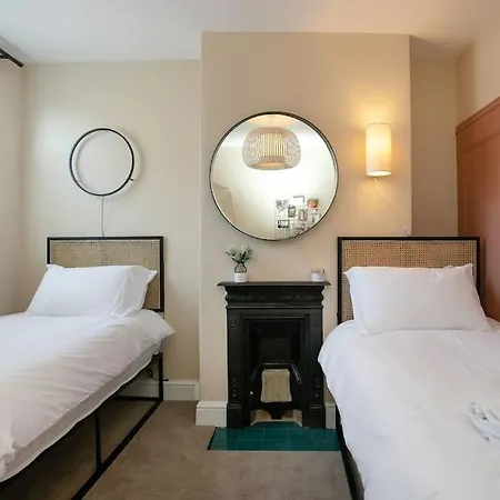 Stylish 4 Bed Home In Central Nottingham W/Parking Exterior photo