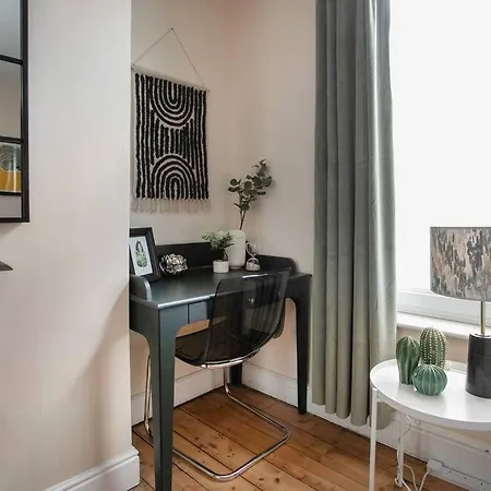 Stylish 4 Bed Home In Central Nottingham W/Parking Exterior photo