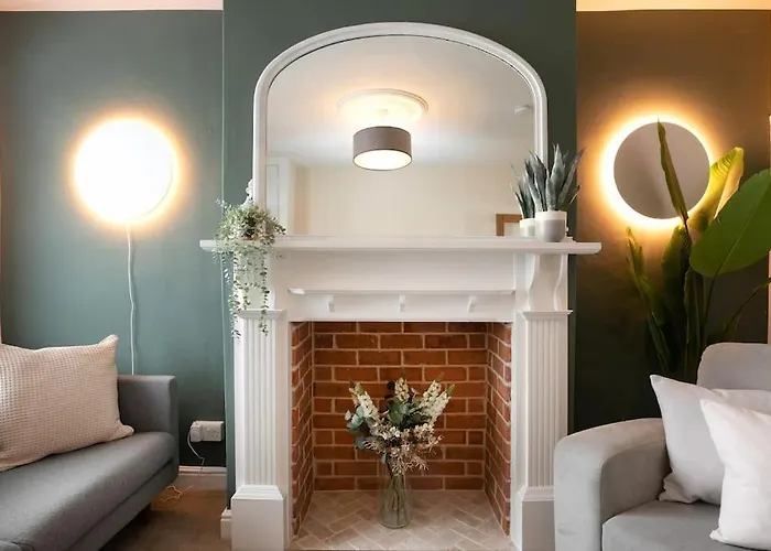 Stylish 4 Bed Home In Central Nottingham W/Parking